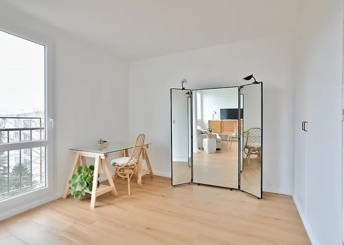 Superb 1br Flat On The Bois Blancs District Апартаменты *