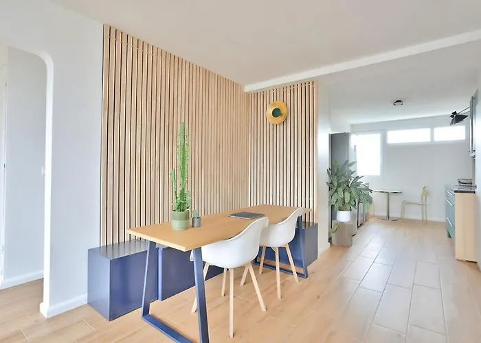 Superb 1br Flat On The Bois Blancs District Апартаменты *