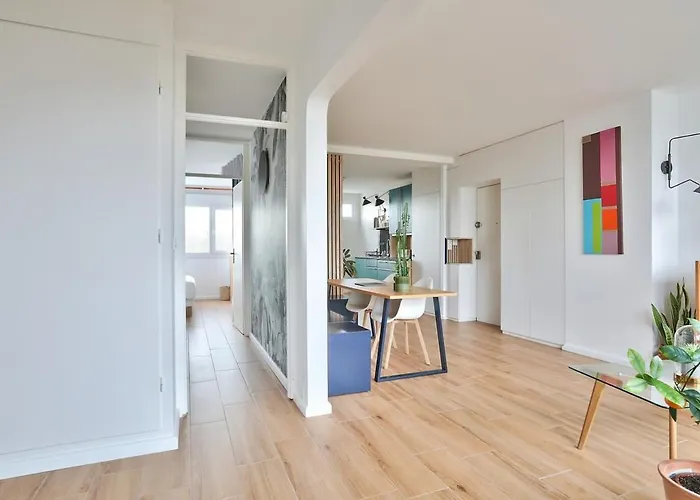 Superb 1br Flat On The Bois Blancs District Апартаменты *